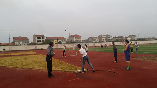 备战当阳市第十四届中小学田径赛 - 当阳市玉泉初级